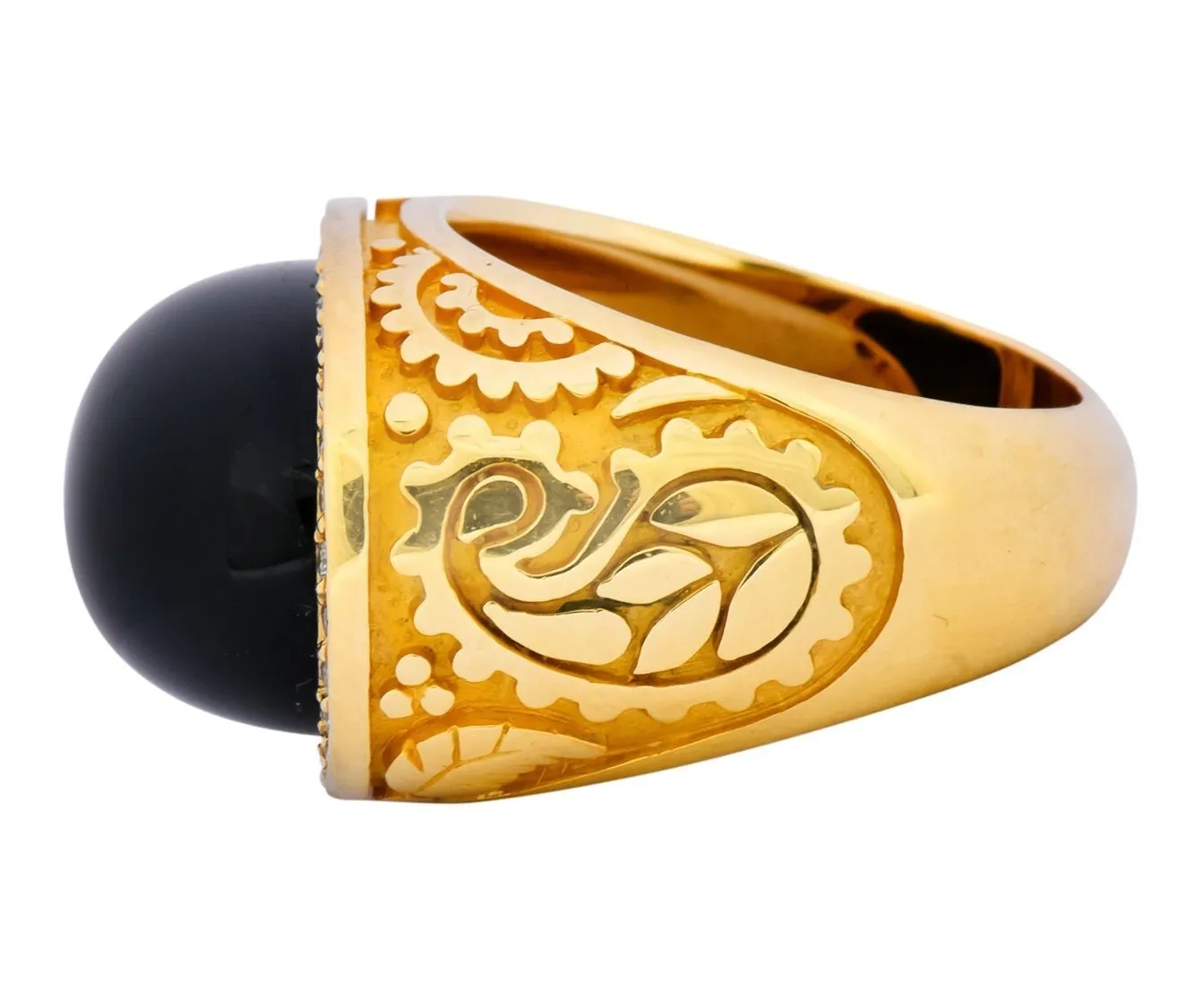 Carrera y Carrera Black Onyx 0.40 CTW Diamond 18 Karat Yellow Gold Cocktail Ring