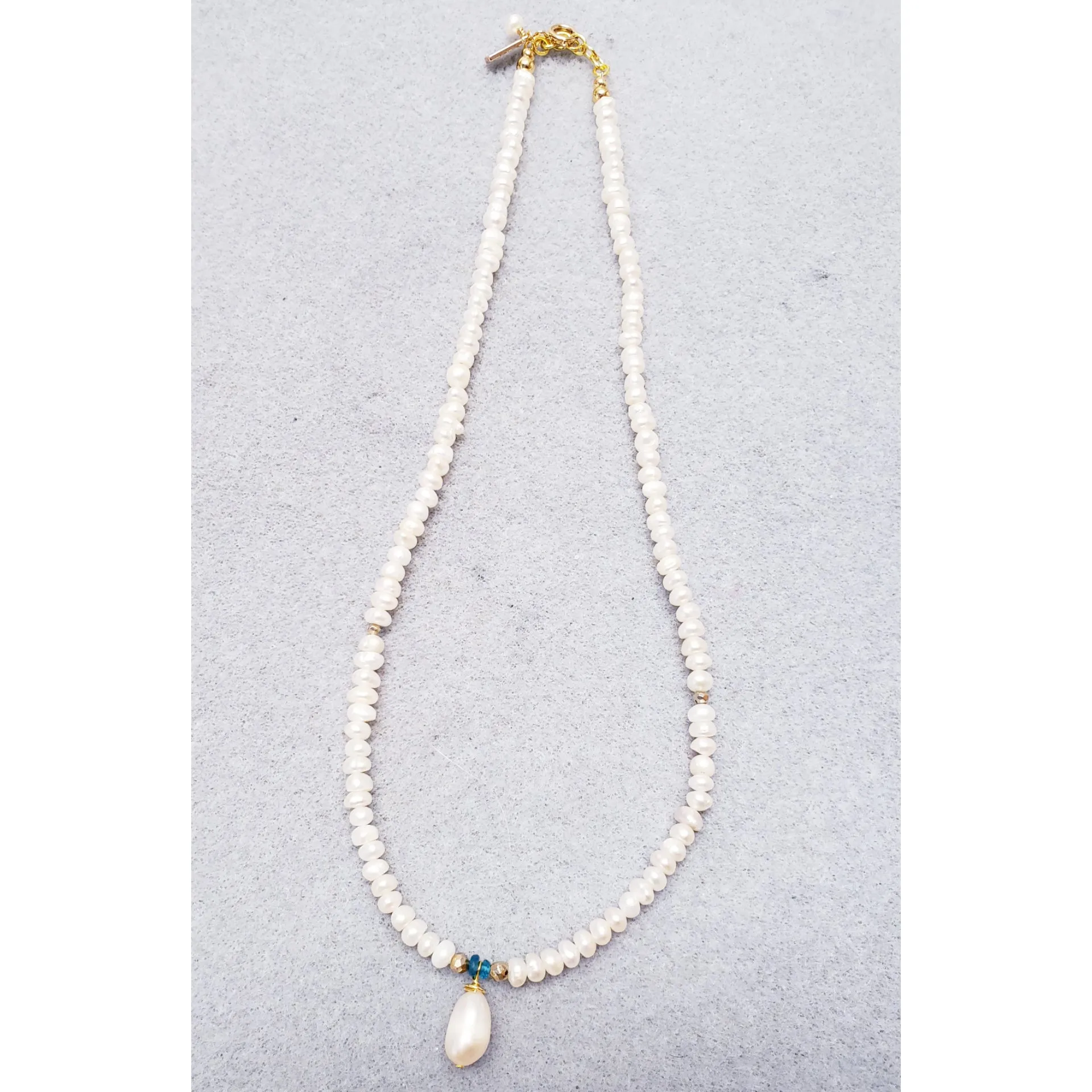 Gemstone Perla Necklace