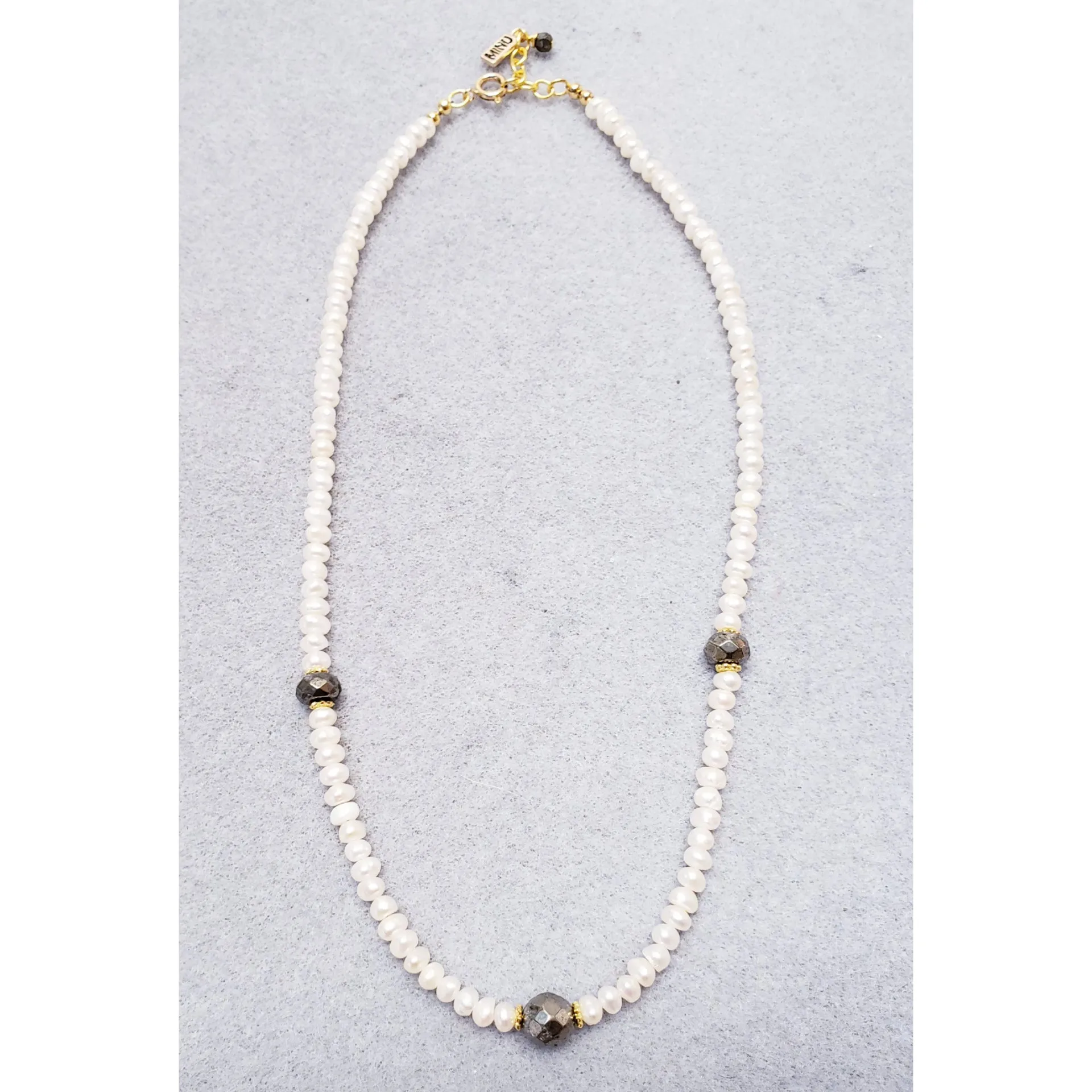 Gemstone Perla Necklace