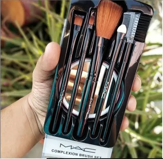 MAC Complexion Brush Set