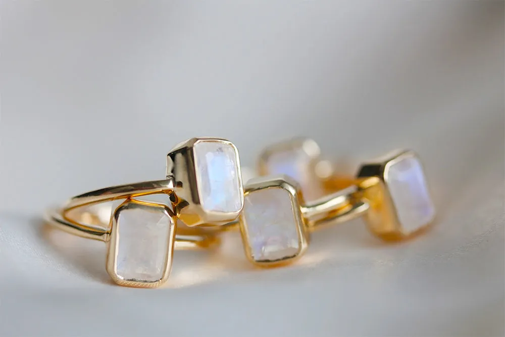 Moonstone Olivier Ring