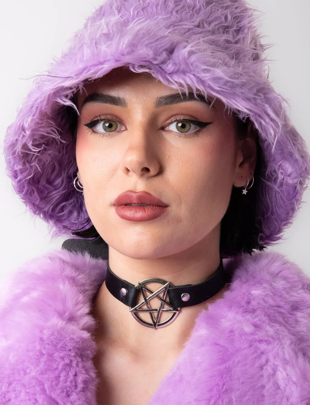 PENTAGRAM CHOKER