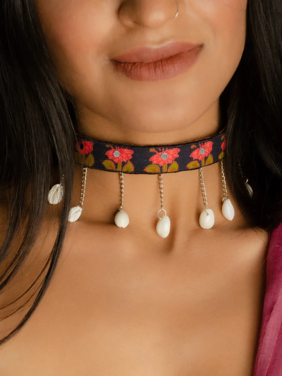 Sargun Shell Choker