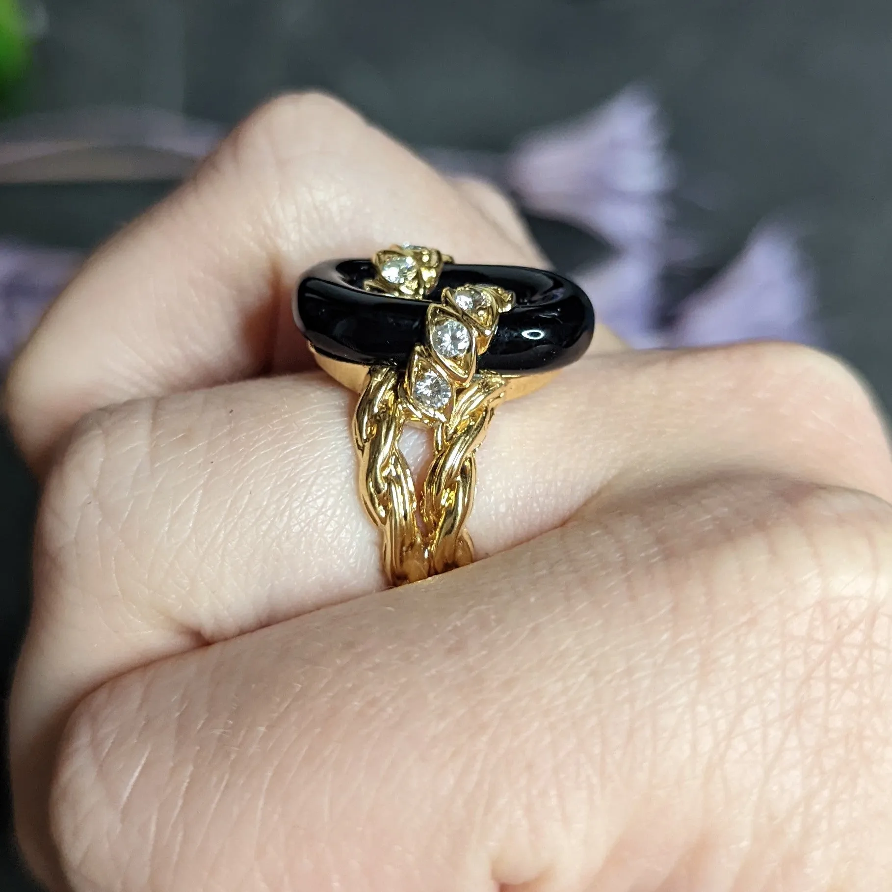 Van Cleef & Arpels Onyx Diamond 18 Karat Gold Linkage Ring