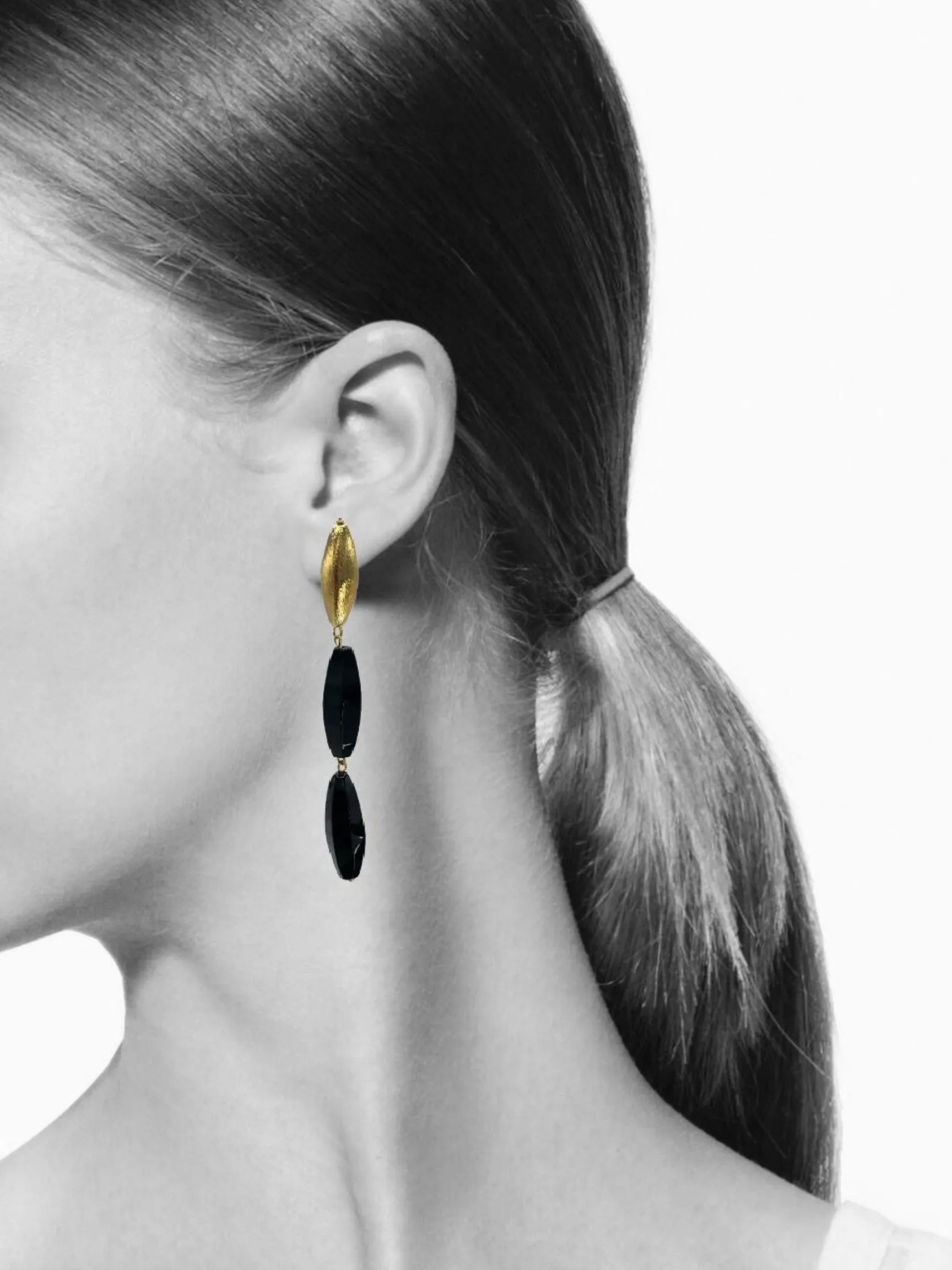 Zeppelin Gold Isla Onyx Clip-on Earrings